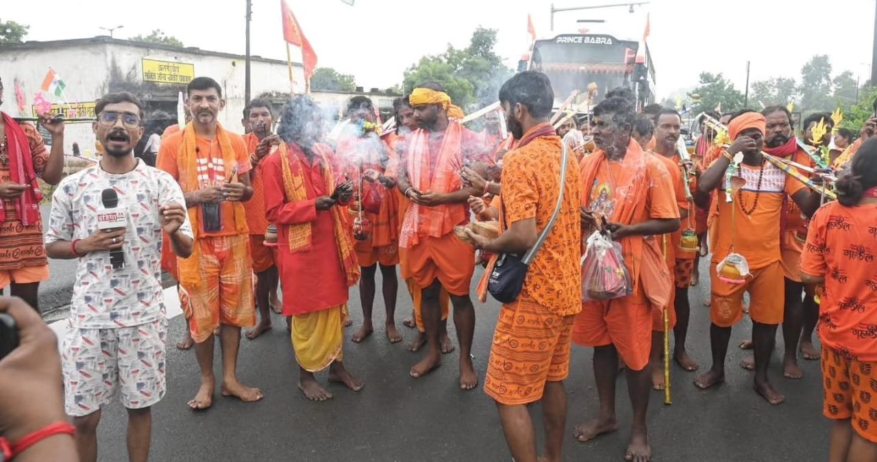 काशी से अंबिकापुर पहुंची ‘महायात्रा 360’, 300 किलोमीटर की पदयात्रा के बाद हुआ भव्य स्वागत